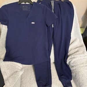 Figs Navy jogger scrub set